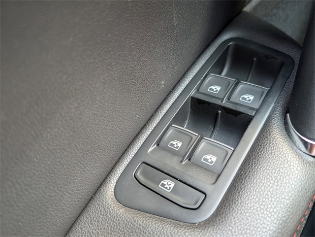 Used 2015 Volkswagen Golf 4-Door image 32