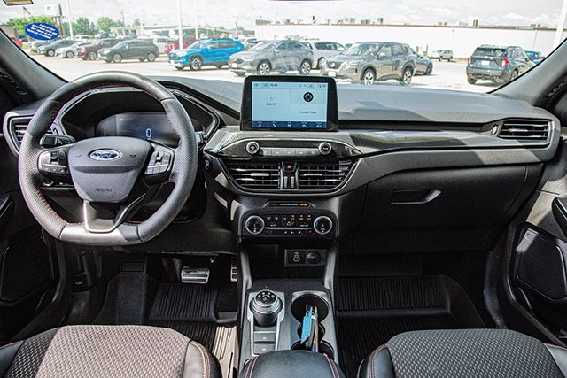 Used 2024 Ford Escape ST-Line w/ Equipment Group 301A FWD image 5