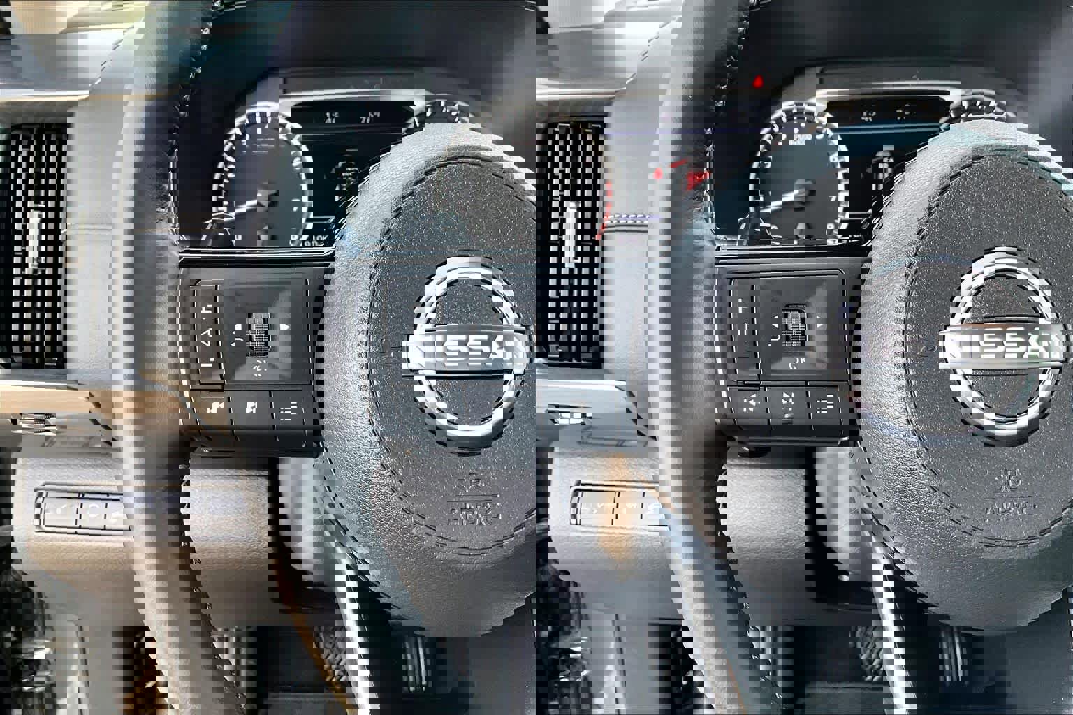 Used 2024 Nissan Pathfinder SL image 23