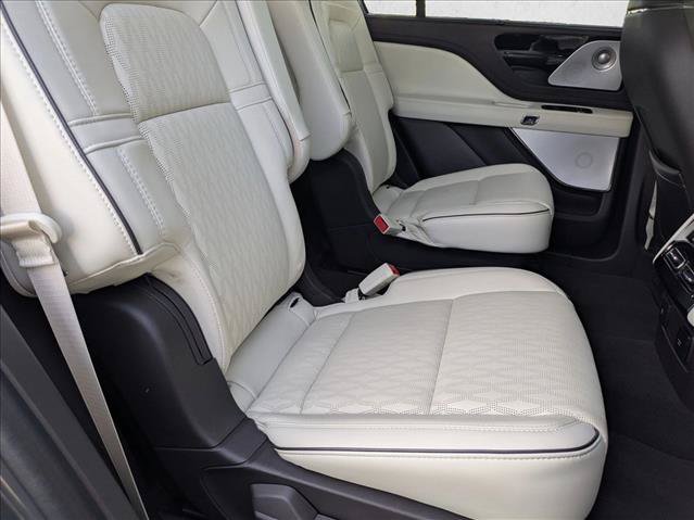 Used 2021 Lincoln Aviator Black Label Grand Touring w/ Class IV Trailer Tow Package AWD/4WD image 20