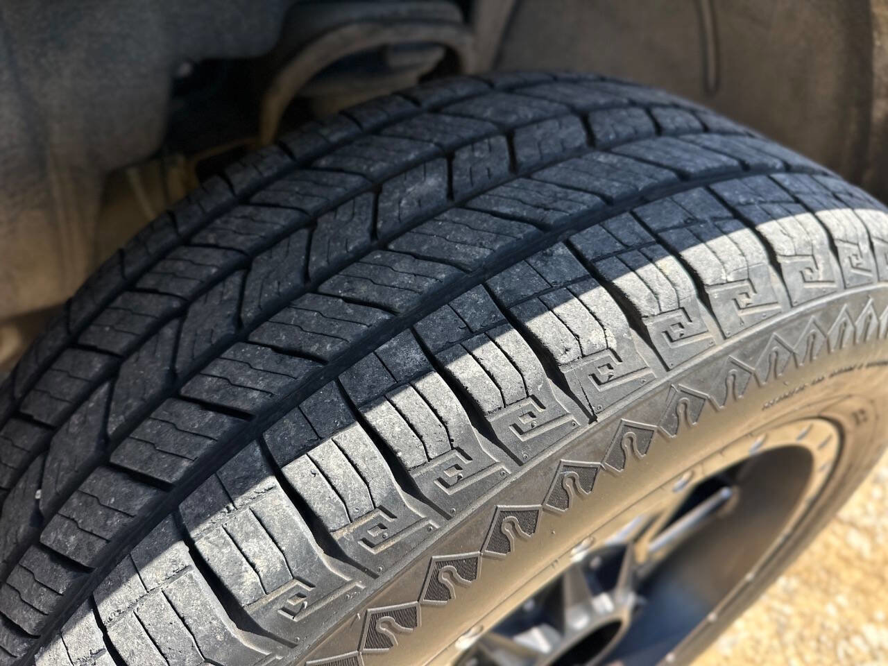 Used 2015 GMC Yukon XL SLT w/ Open Road Package image 16