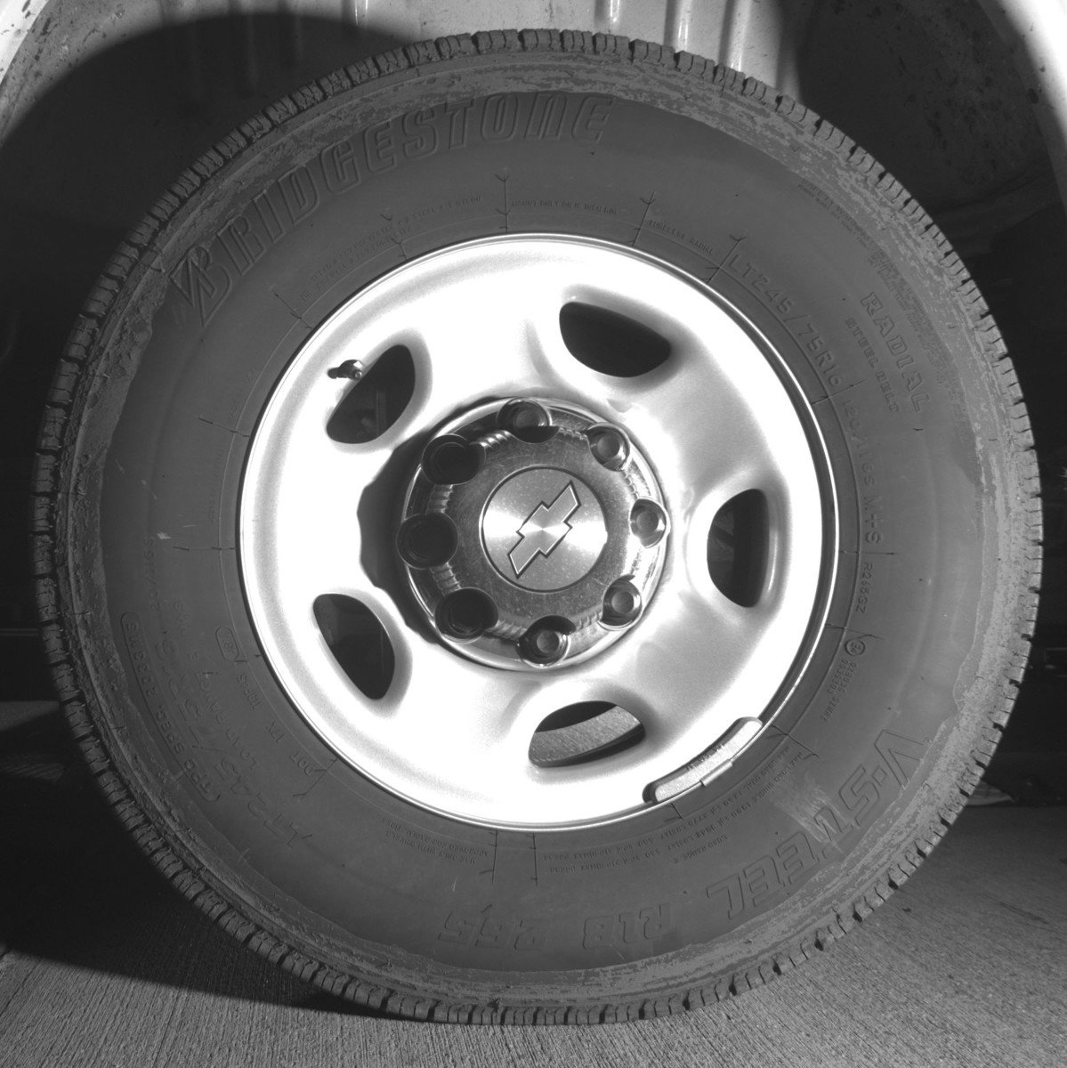 Used 2025 Chevrolet Express 3500 LT image 13