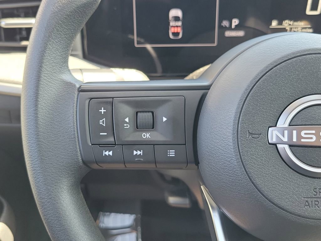 Used 2025 Nissan Kicks SV FWD image 7