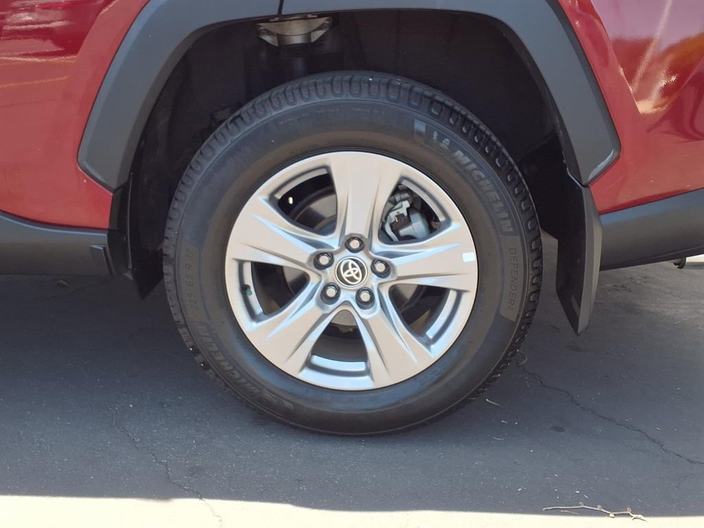 Used 2023 Toyota RAV4 XLE w/ Convenience Package FWD image 4