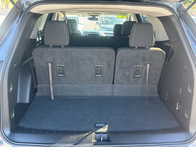 Used 2020 Chevrolet Traverse LS w/ LPO, Black Accent Package image 17