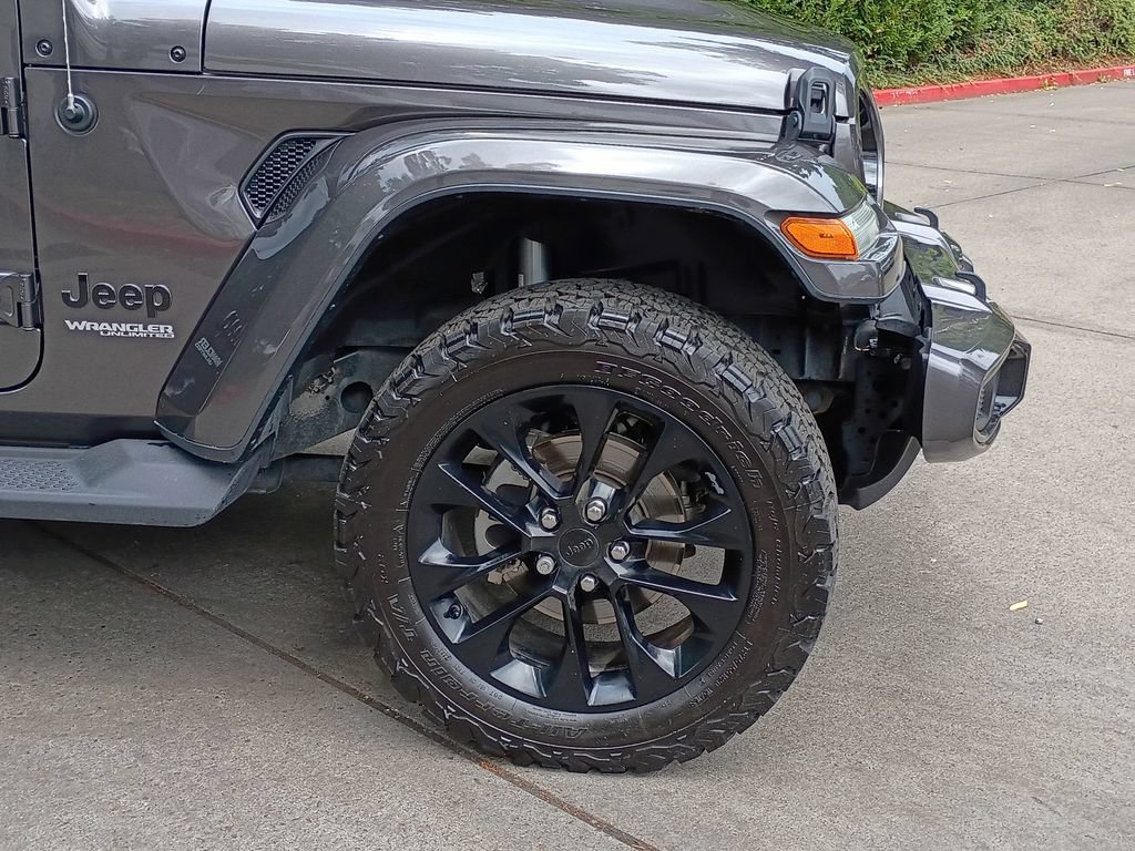 Used 2021 Jeep Wrangler Unlimited Sahara AWD/4WD image 2