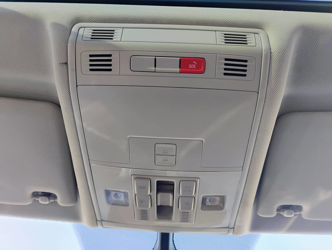 Used 2019 Volkswagen Tiguan SEL FWD image 22