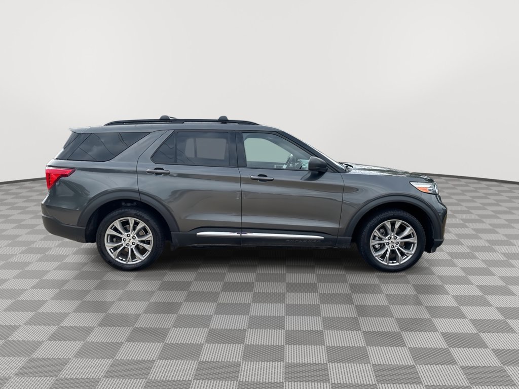 Used 2020 Ford Explorer XLT w/ Equipment Group 202A AWD/4WD image 13