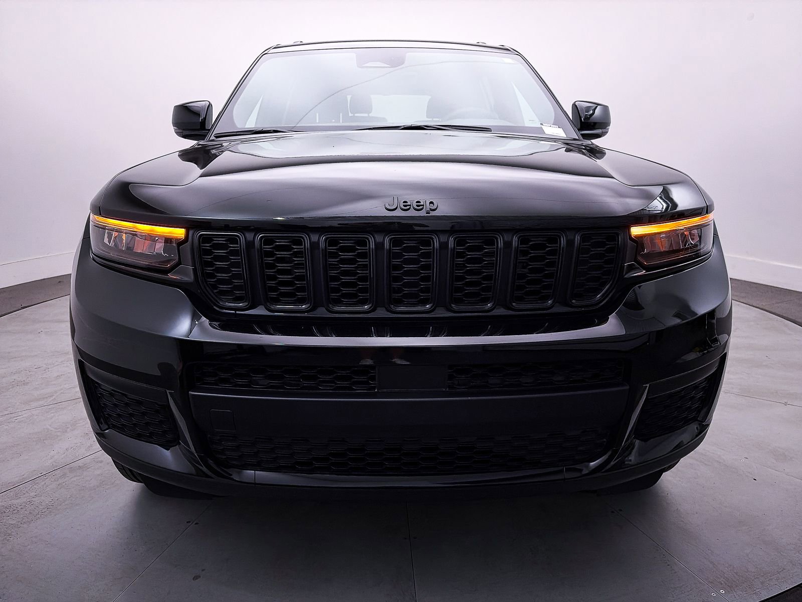 Used 2025 Jeep Grand Cherokee L Altitude AWD/4WD image 11