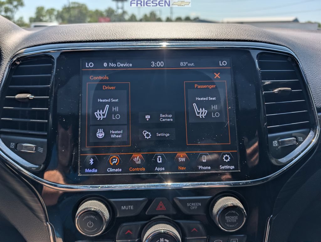 Used 2019 Jeep Grand Cherokee Altitude AWD/4WD image 17