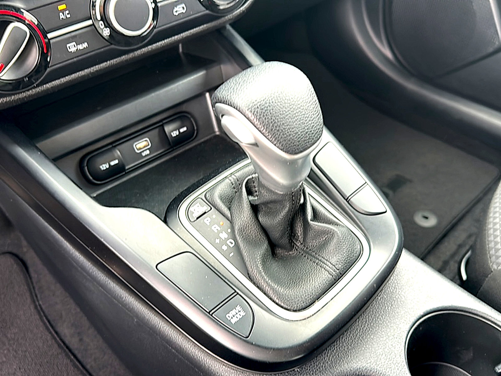Used 2024 Kia Soul LX w/ Option Group 015 FWD image 34