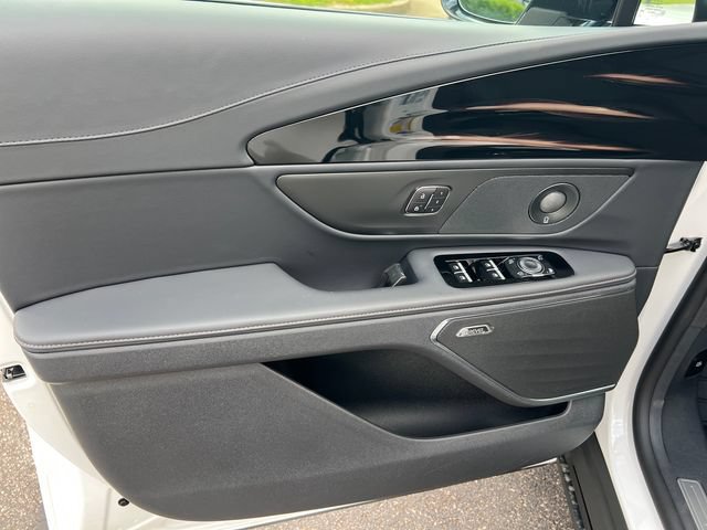 New 2026 Lincoln Nautilus AWD/4WD image 11
