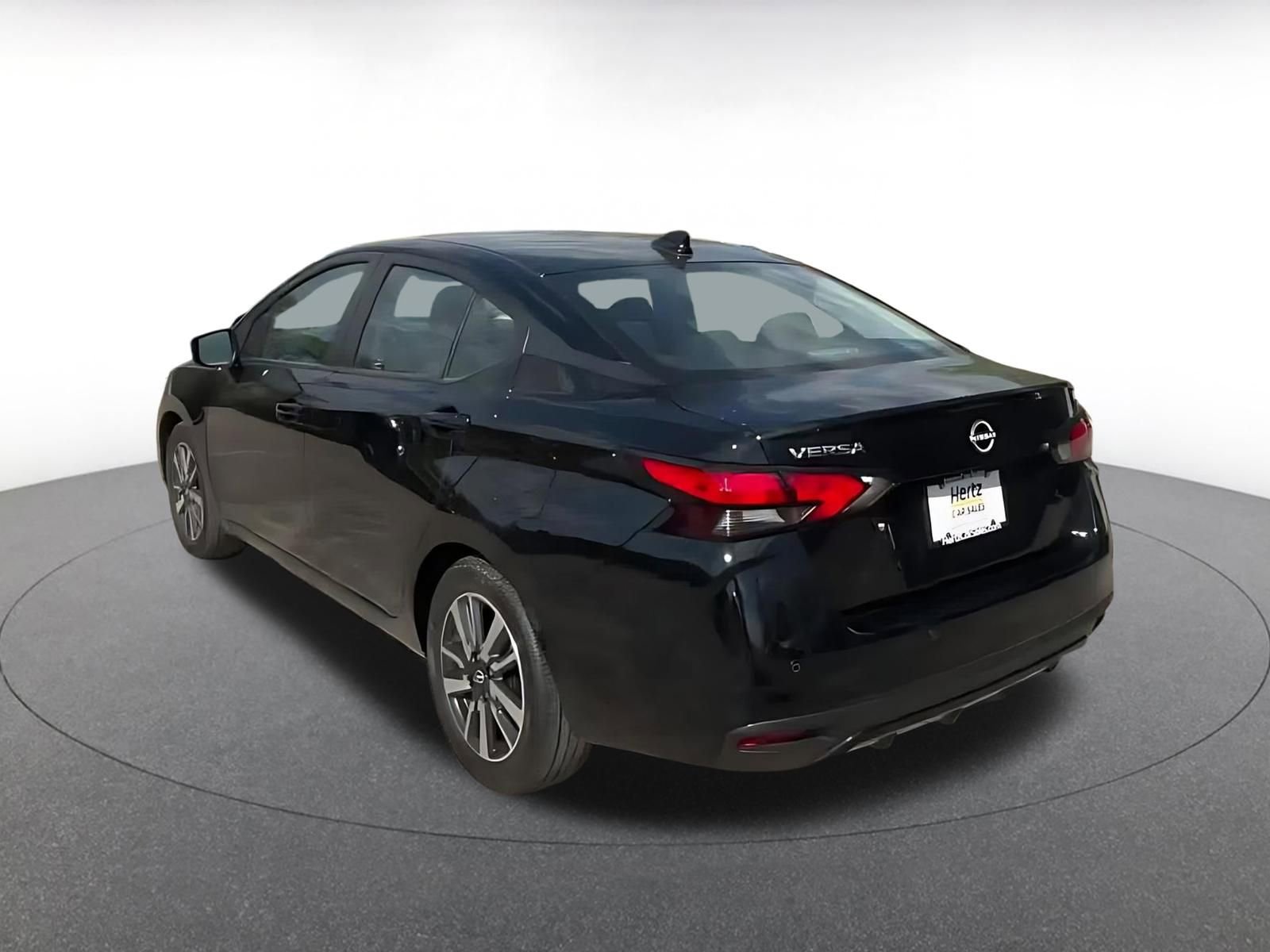 Used 2025 Nissan Versa SV image 10