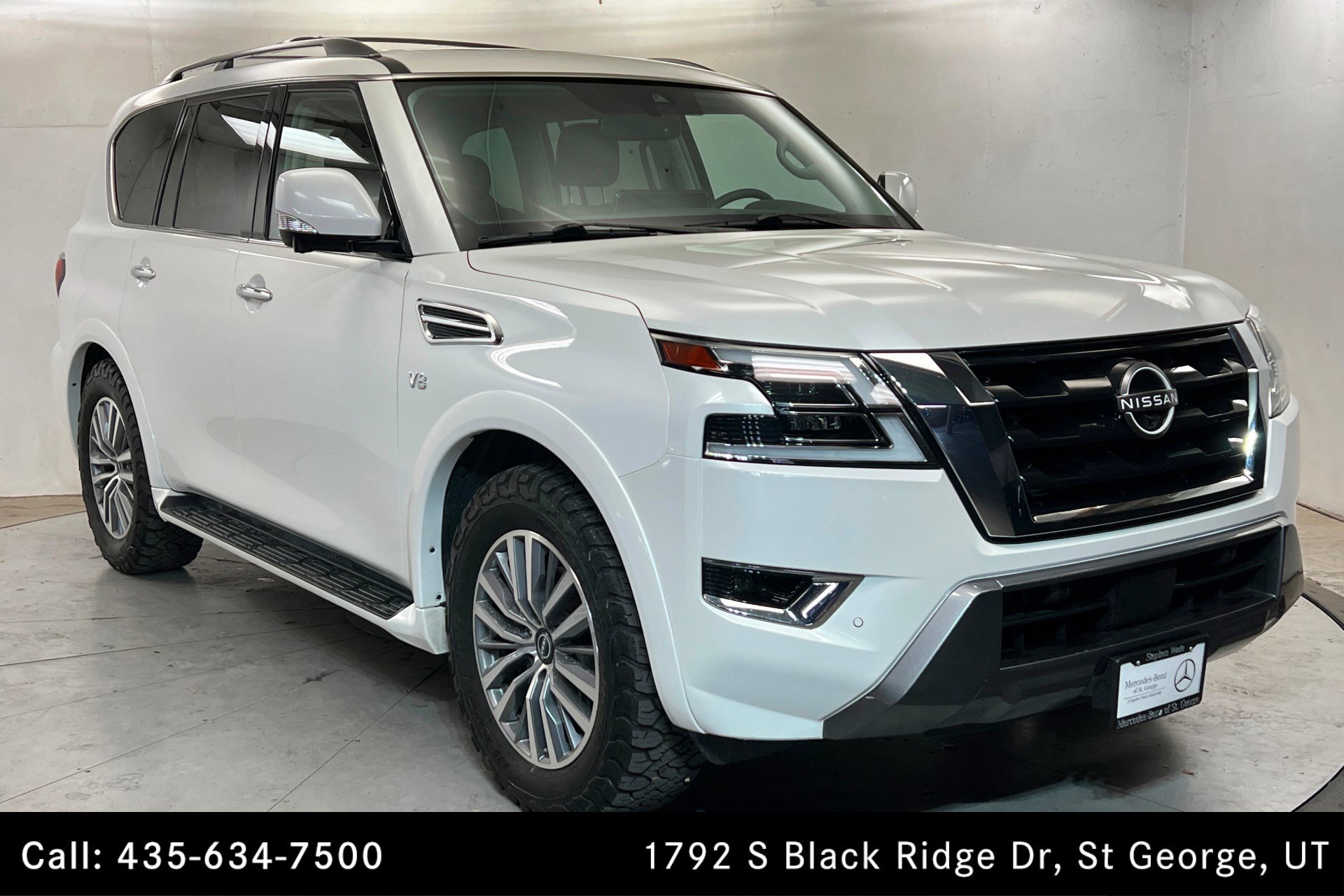 Used 2022 Nissan Armada SL w/ Captain's Chairs Package AWD/4WD image 7