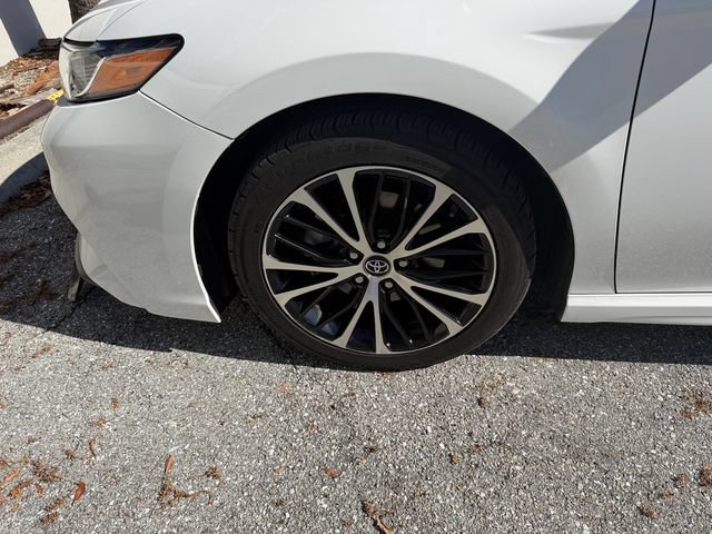 Used 2019 Toyota Camry SE w/ Convenience Package FWD image 6