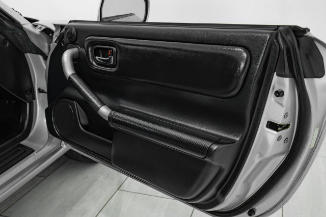 Used 2002 Toyota MR2 AUTOMATIC LEATHER SEATS CRUISE image 32