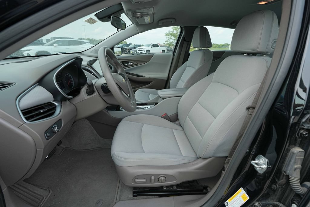 Used 2024 Chevrolet Malibu LT FWD image 17