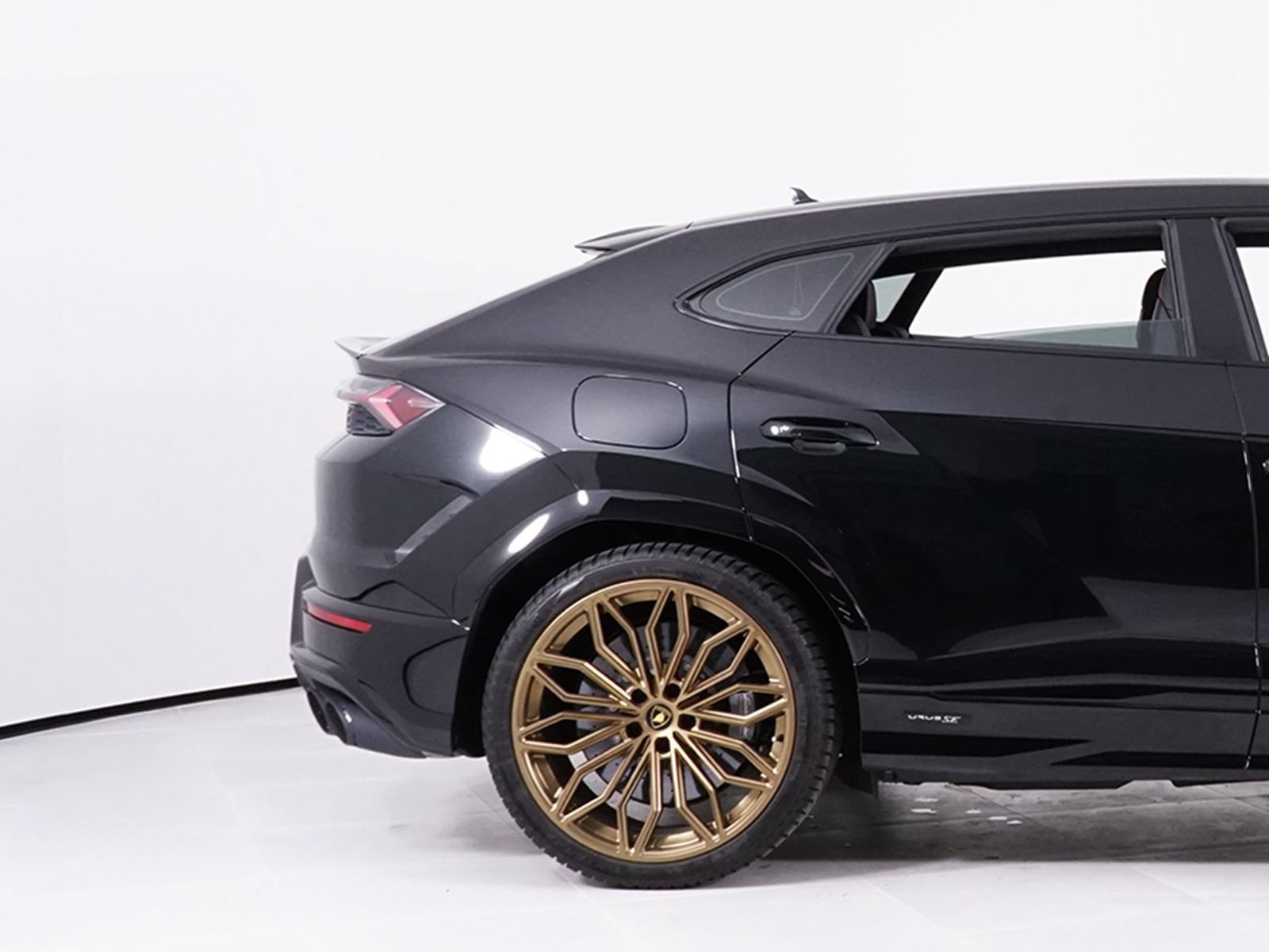 Used 2025 Lamborghini Urus S AWD/4WD image 14