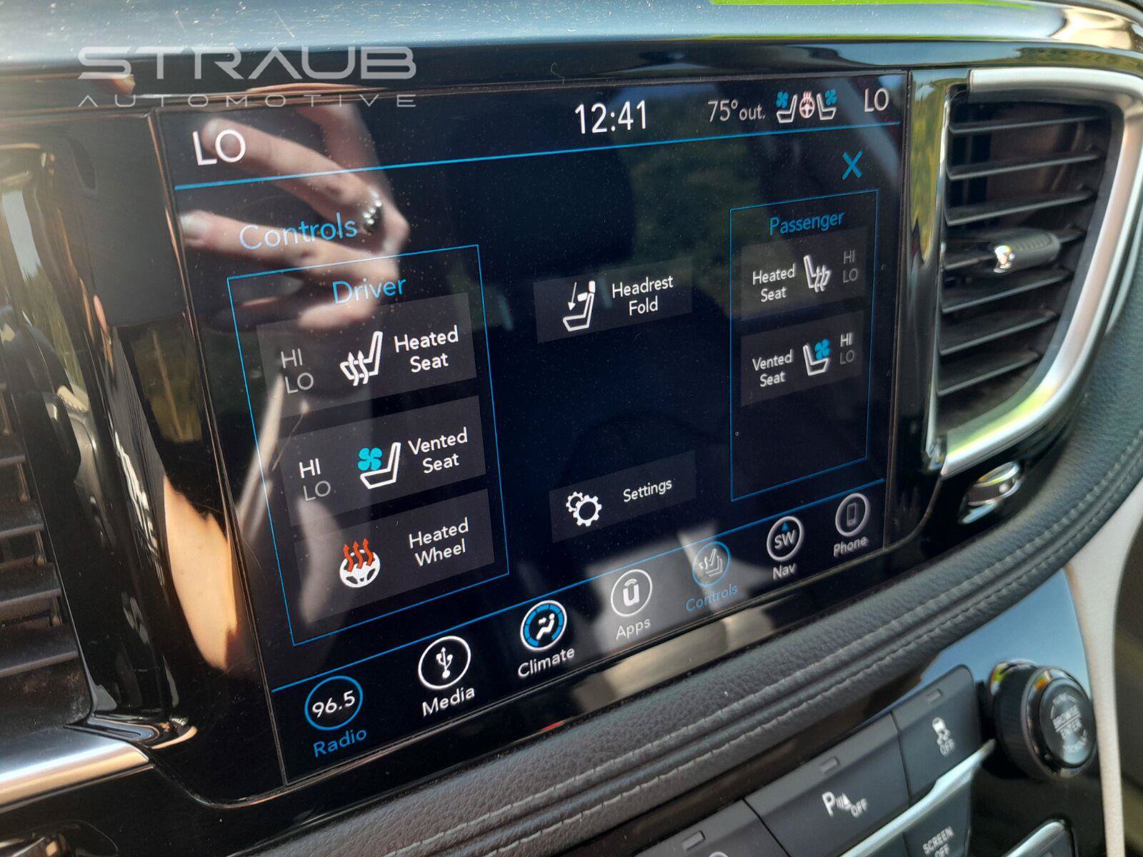 Used 2019 Chrysler Pacifica Limited FWD image 23