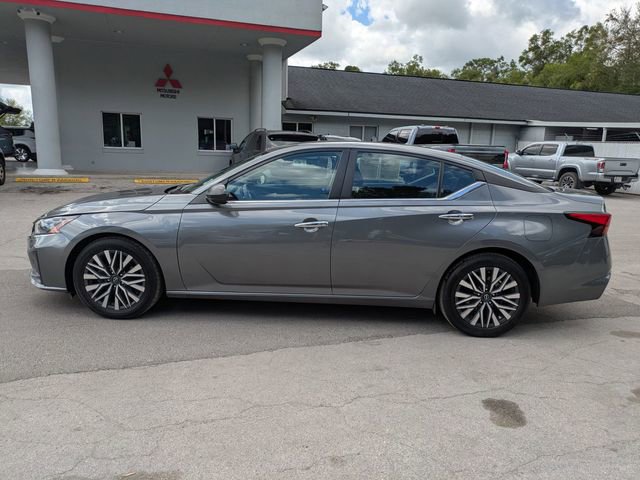 Used 2024 Nissan Altima 2.5 SV FWD image 7