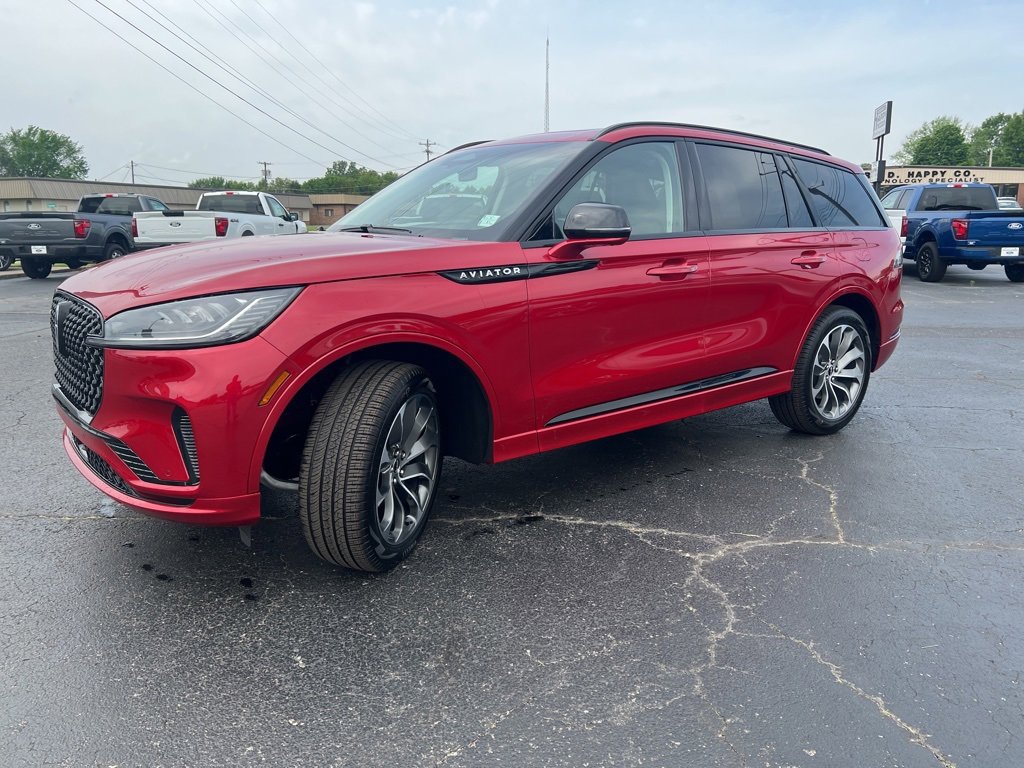 New 2025 Lincoln Aviator AWD w/ Jet Appearance Package image 17