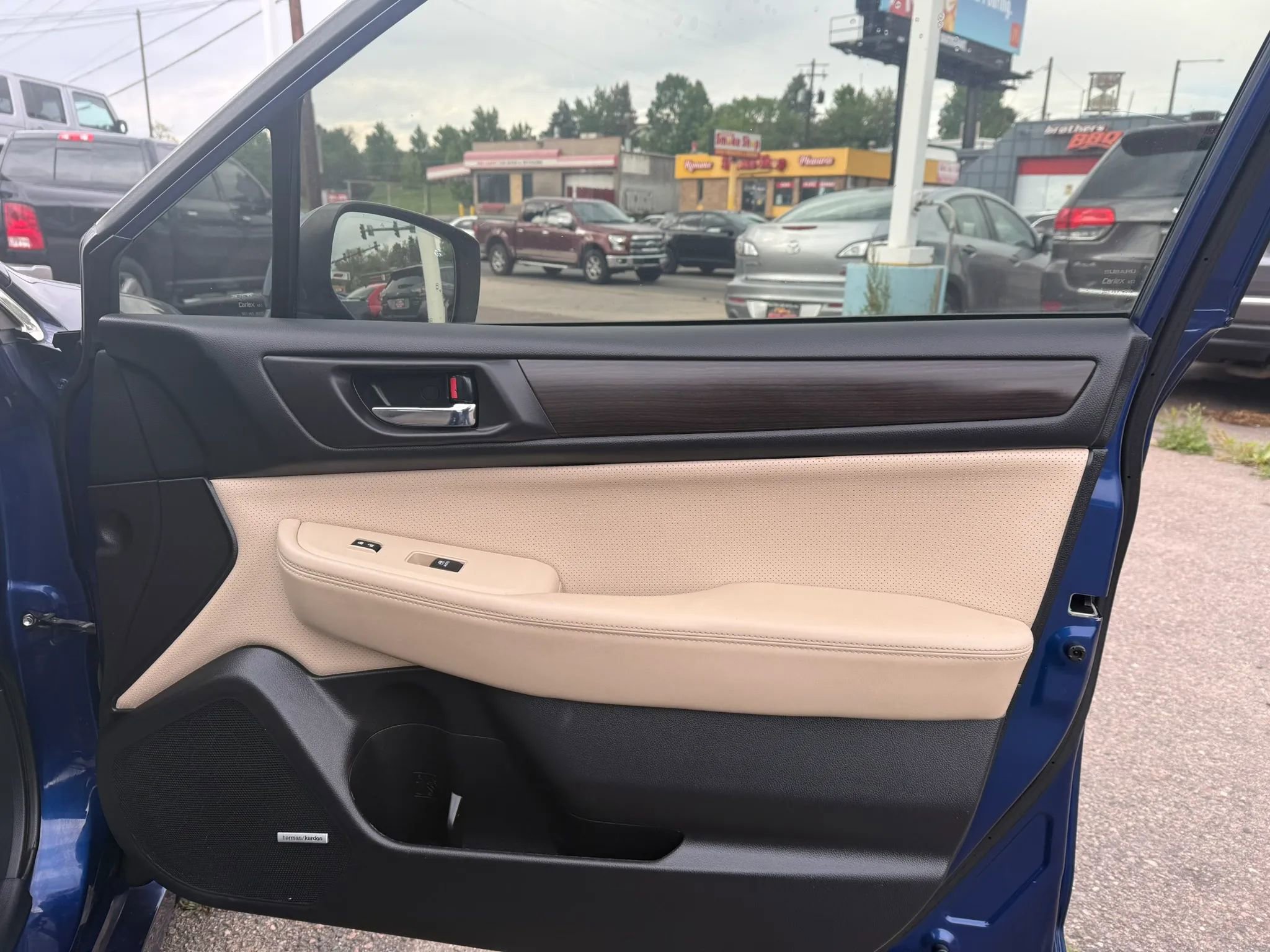 Used 2017 Subaru Legacy 2.5i Limited AWD/4WD image 19