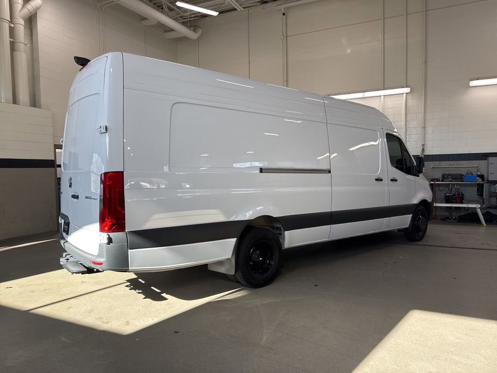 Used 2025 Mercedes-Benz Sprinter 3500 image 5