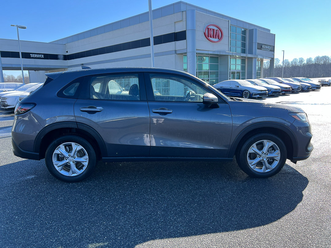 Used 2023 Honda HR-V LX image 7
