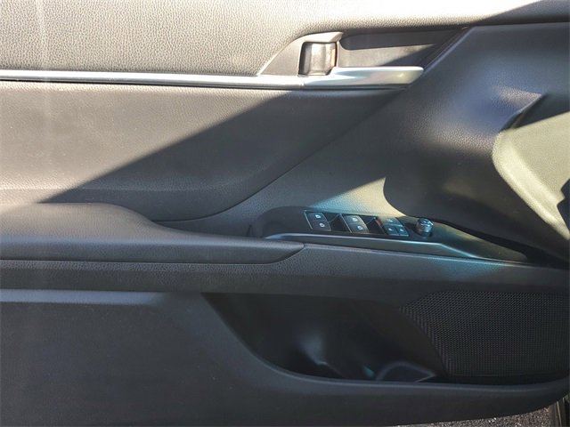 Used 2018 Toyota Camry SE image 17