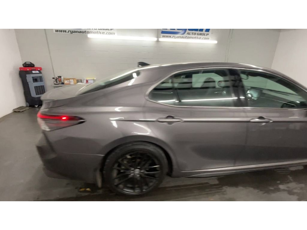 Used 2023 Toyota Camry XSE image 9