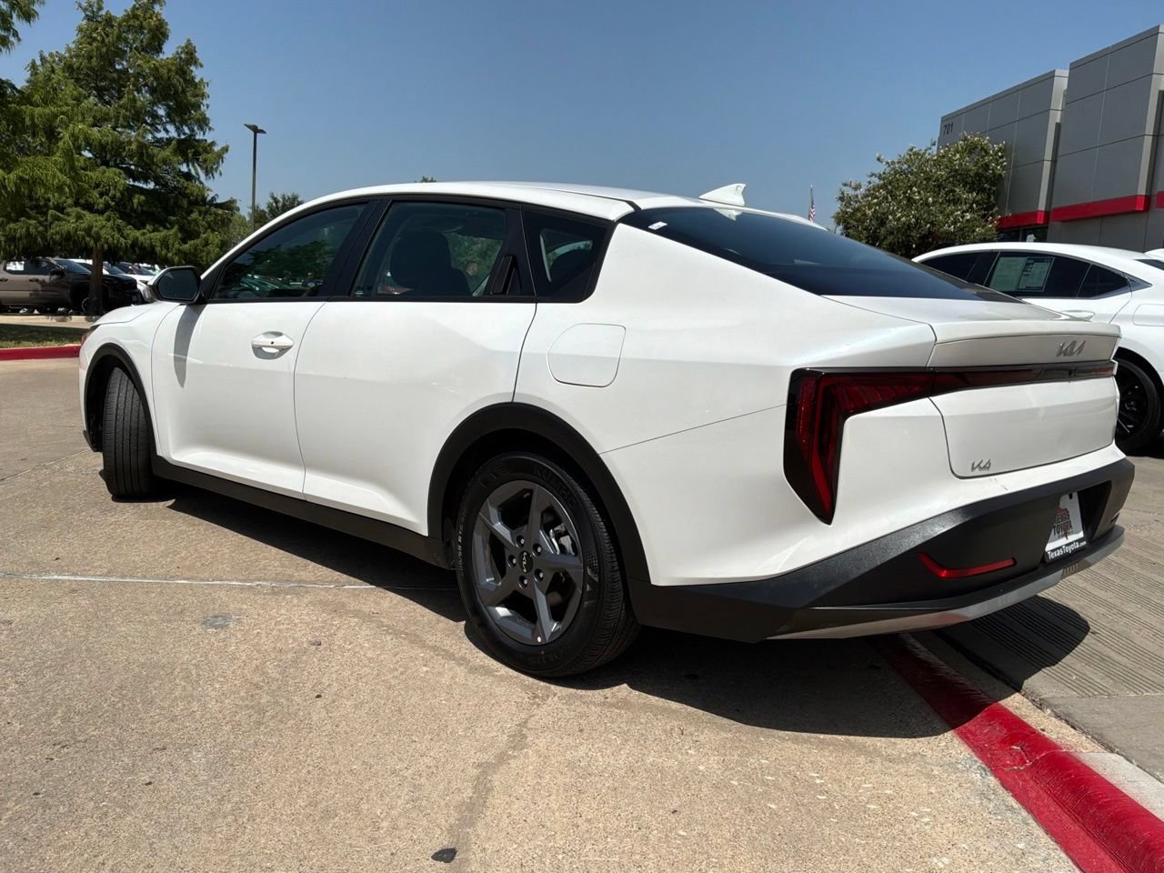 Used 2025 Kia K4 FWD image 8