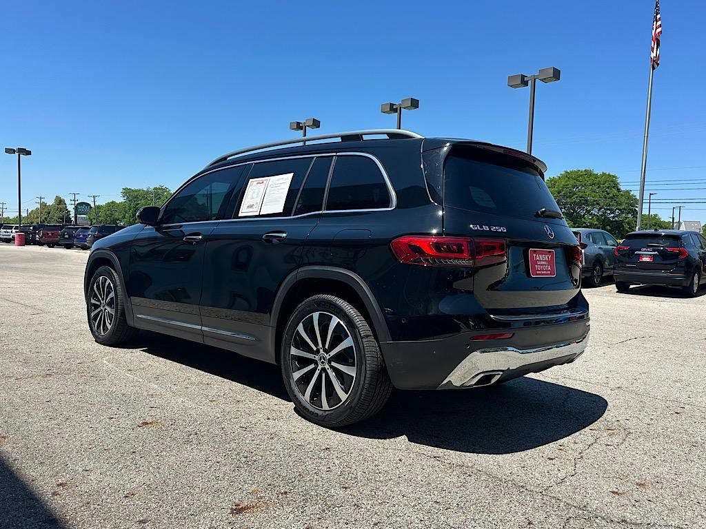 Used 2023 Mercedes-Benz GLB 250 4MATIC image 3