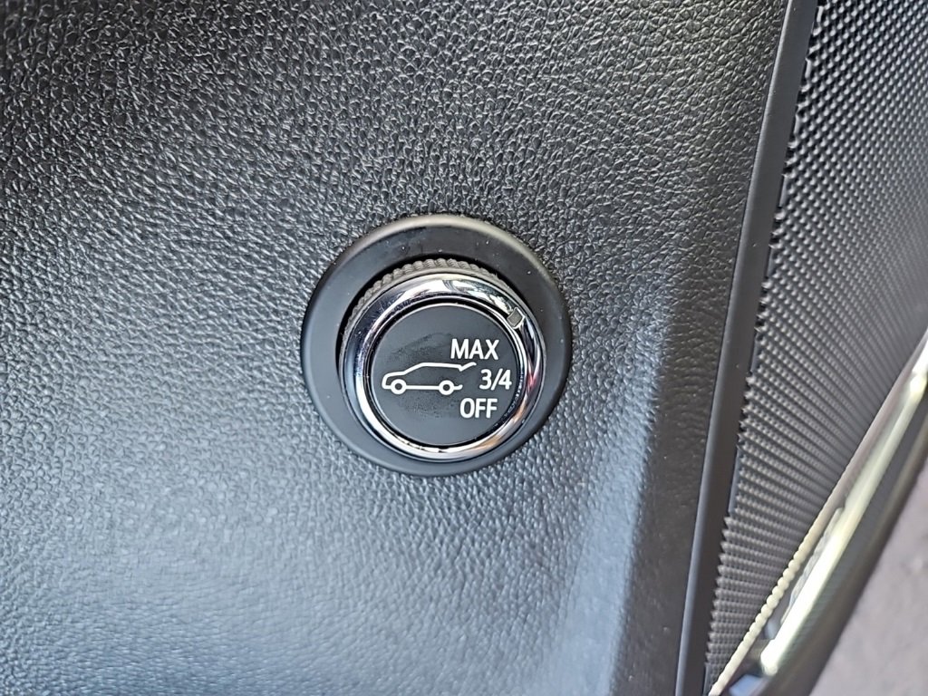 Used 2023 Buick Envision Avenir image 12