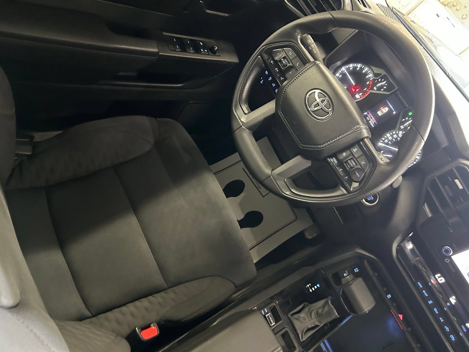 Used 2024 Toyota Tundra SR w/ SR Tow Package AWD/4WD image 27