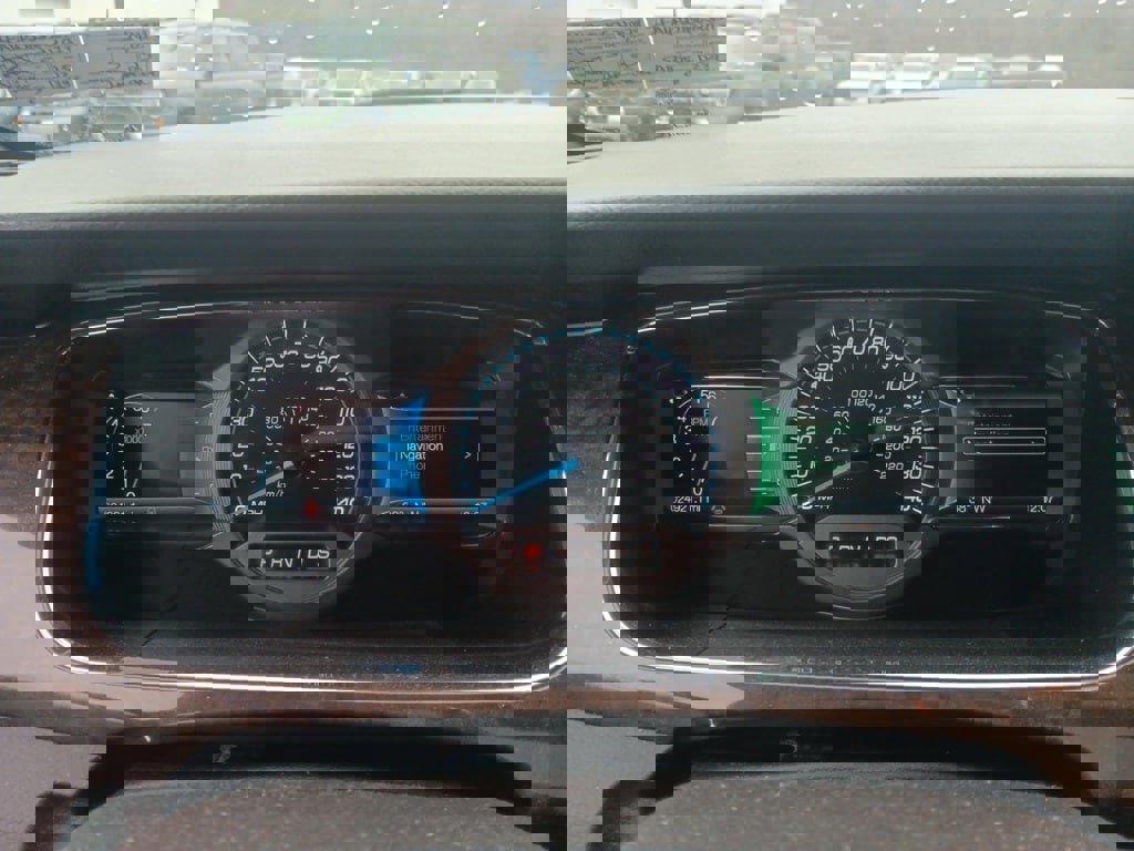 Used 2018 Ford Taurus Limited image 31