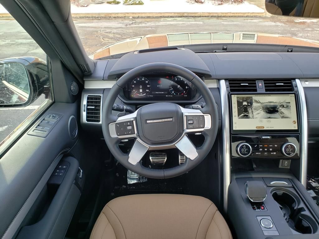 New 2026 Land Rover Discovery Limited Edition image 26