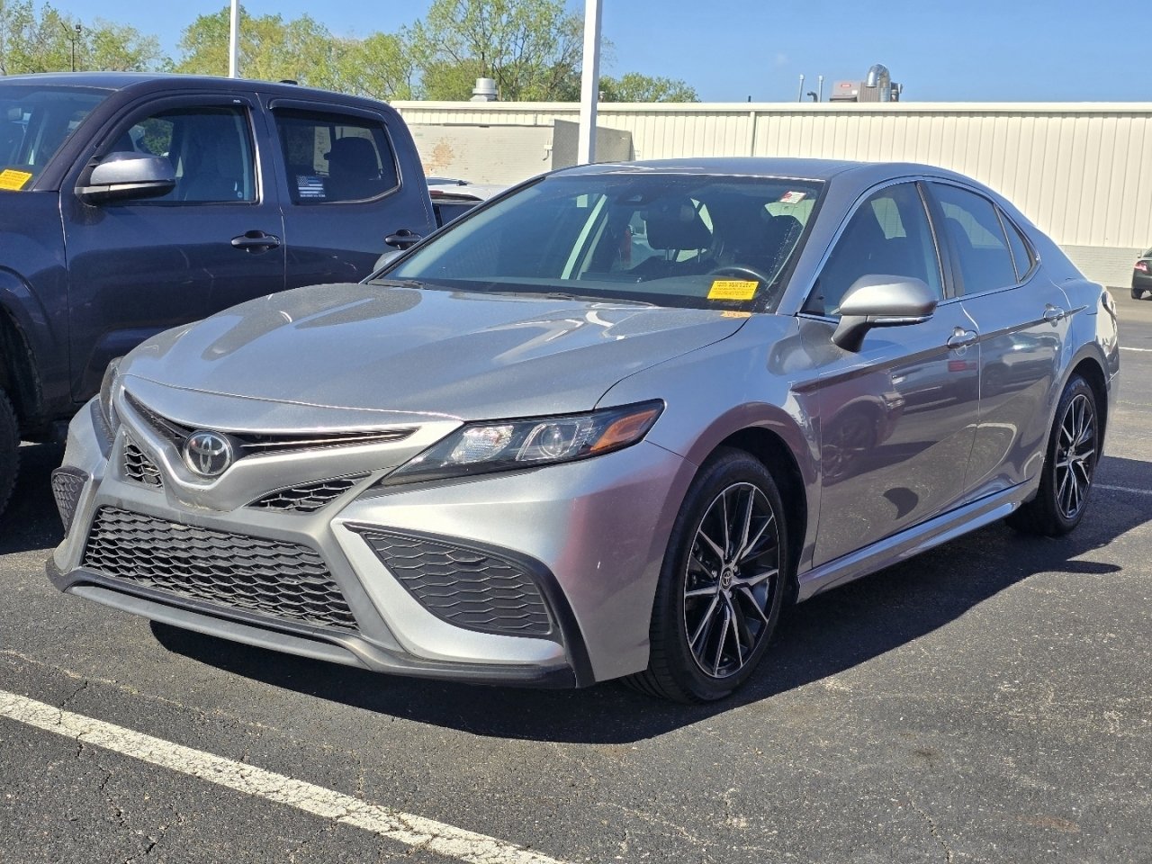 Certified 2023 Toyota Camry SE FWD image 3