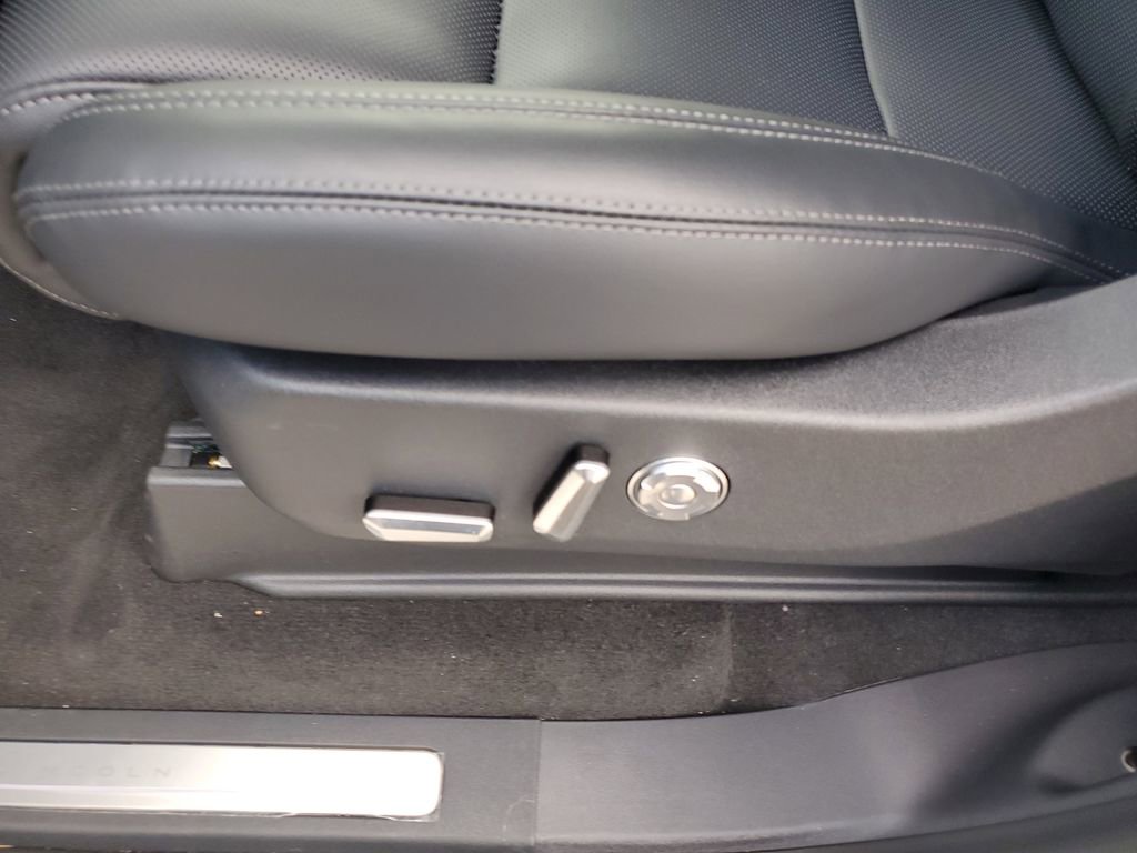 New 2025 Lincoln Navigator L Reserve w/ Jet Appearance Package image 24