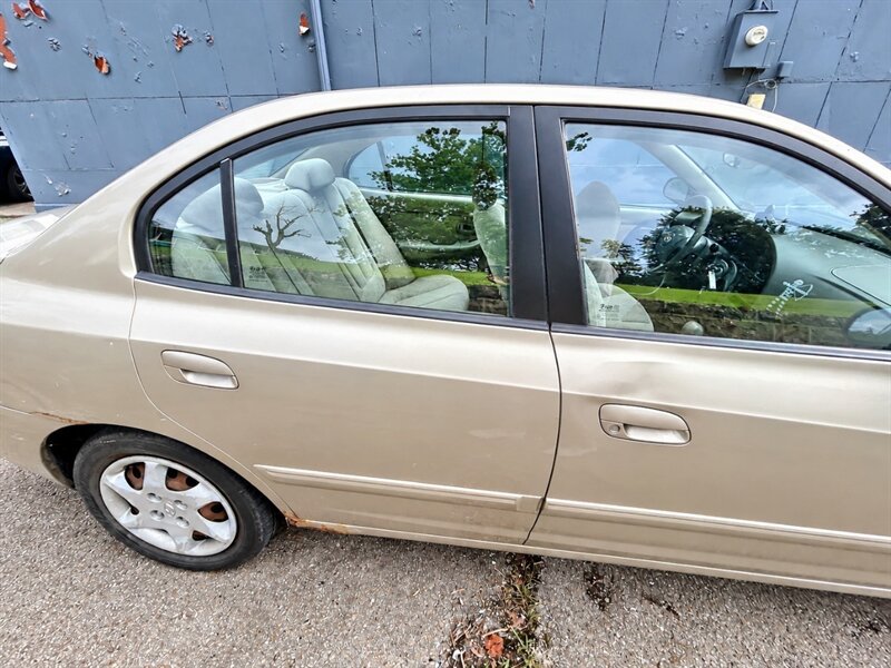 Used 2005 Hyundai Elantra GLS FWD image 21