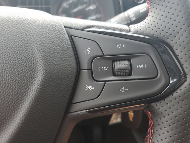 New 2026 Chevrolet Trax RS w/ Sunroof Package FWD image 24