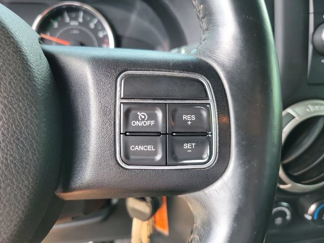 Used 2016 Jeep Wrangler Unlimited Sahara w/ Connectivity Group AWD/4WD image 23