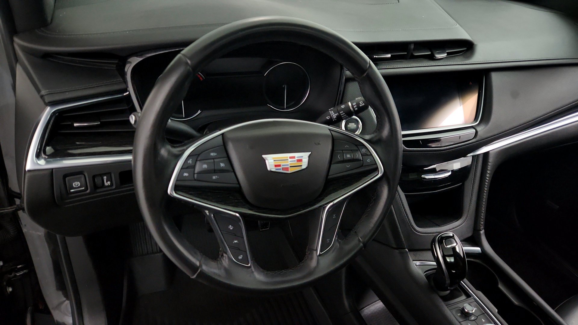 Certified 2020 Cadillac XT5 Premium Luxury w/ LPO, Floor Liner Package FWD image 18