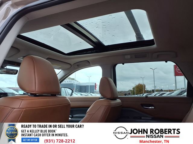 Used 2024 Nissan Pathfinder Platinum w/ Cargo Package image 10