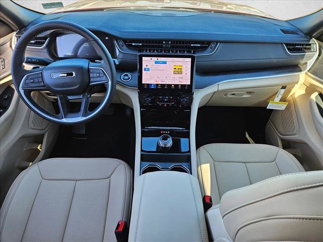 New 2025 Jeep Grand Cherokee L Limited w/ Luxury Tech Group II RWD image 15