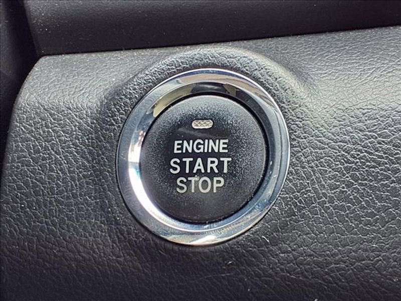 Used 2010 Toyota Camry SE image 20