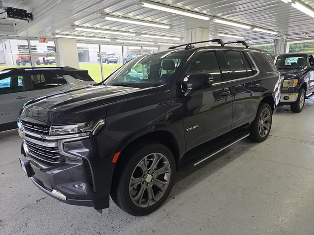 Used 2022 Chevrolet Tahoe LT w/ LT Signature Package AWD/4WD image 2