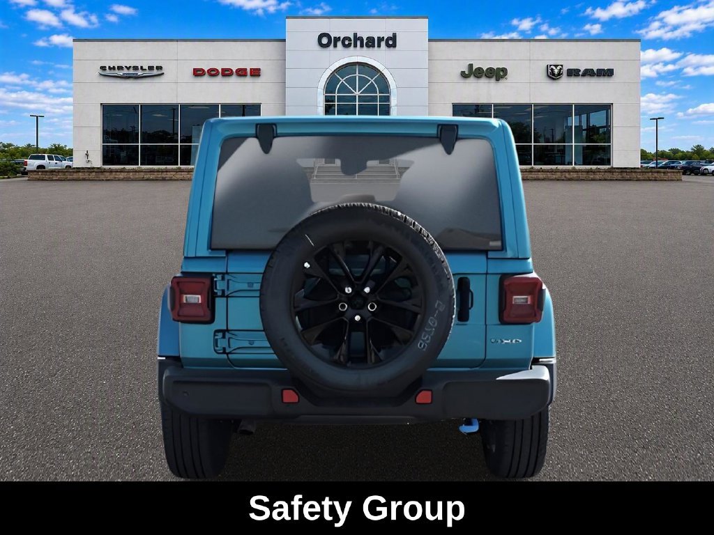New 2024 Jeep Wrangler Unlimited Sahara w/ Technology Group AWD/4WD image 4