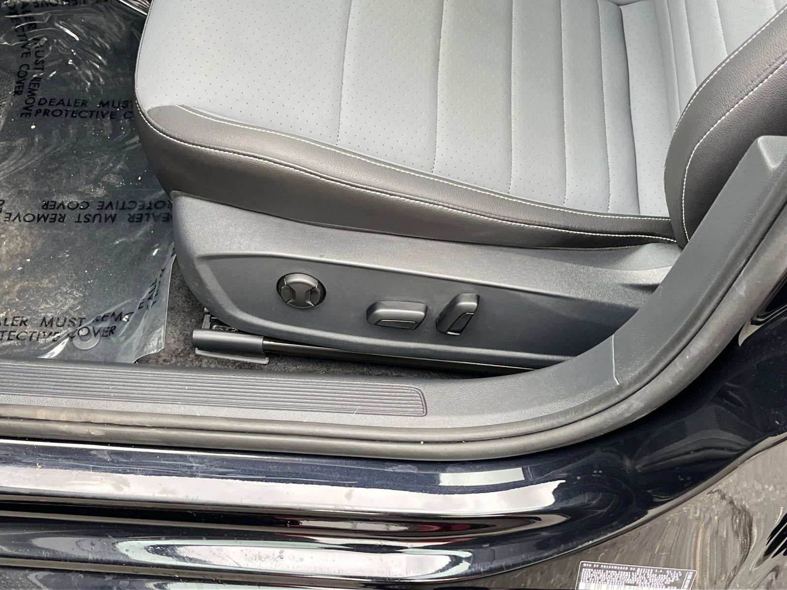 Used 2025 Volkswagen Jetta SE image 23