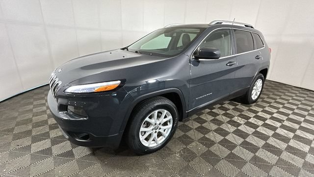 Used 2018 Jeep Cherokee Latitude Plus w/ Comfort/Convenience Group AWD/4WD image 6