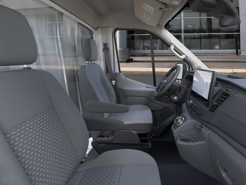 New 2025 Ford E-Transit RWD image 32